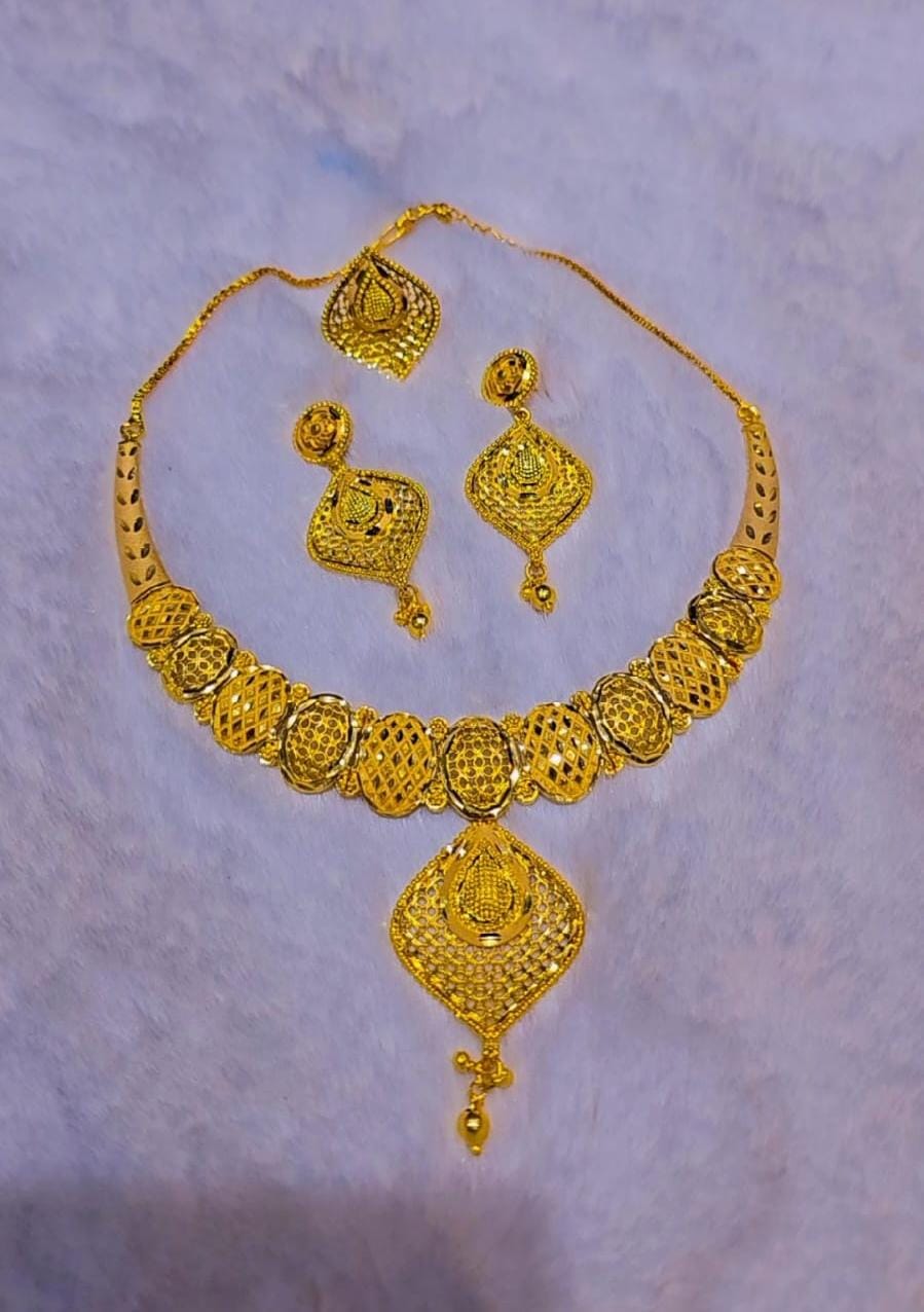 Hira Panna Gold Plated Necklace Set